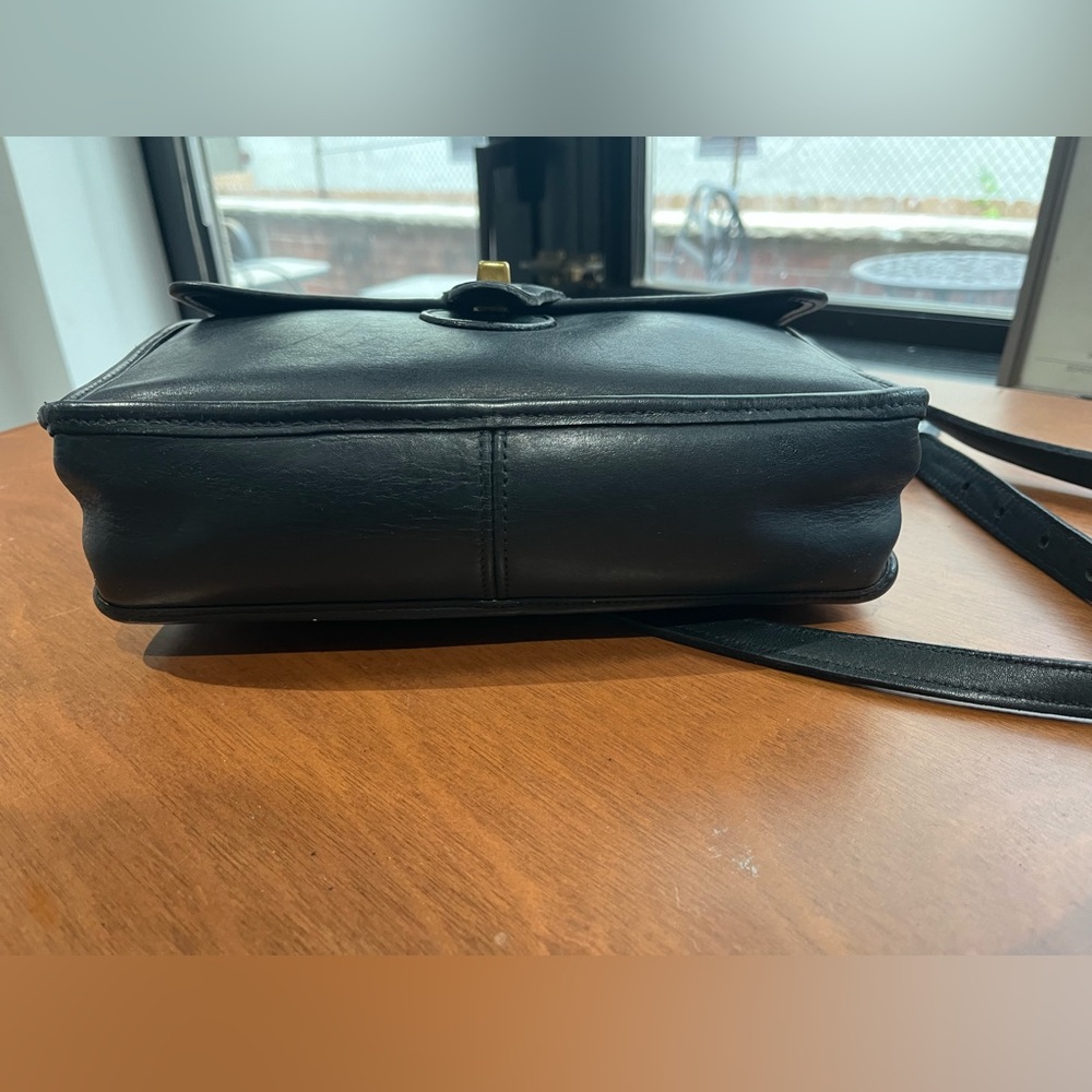 Vintage Coach Willis 9927 -black with Gold Hardware - Picture 7 of 13